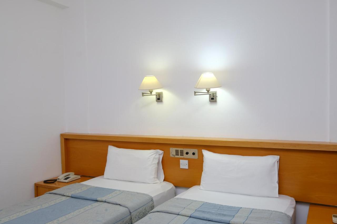 Flamingo Beach Hotel Larnaca Buitenkant foto