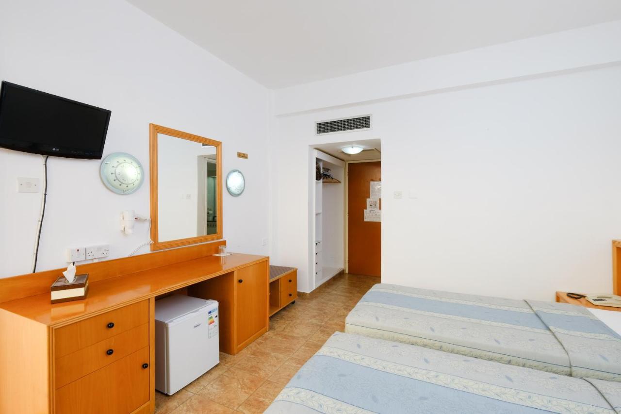 Flamingo Beach Hotel Larnaca Buitenkant foto