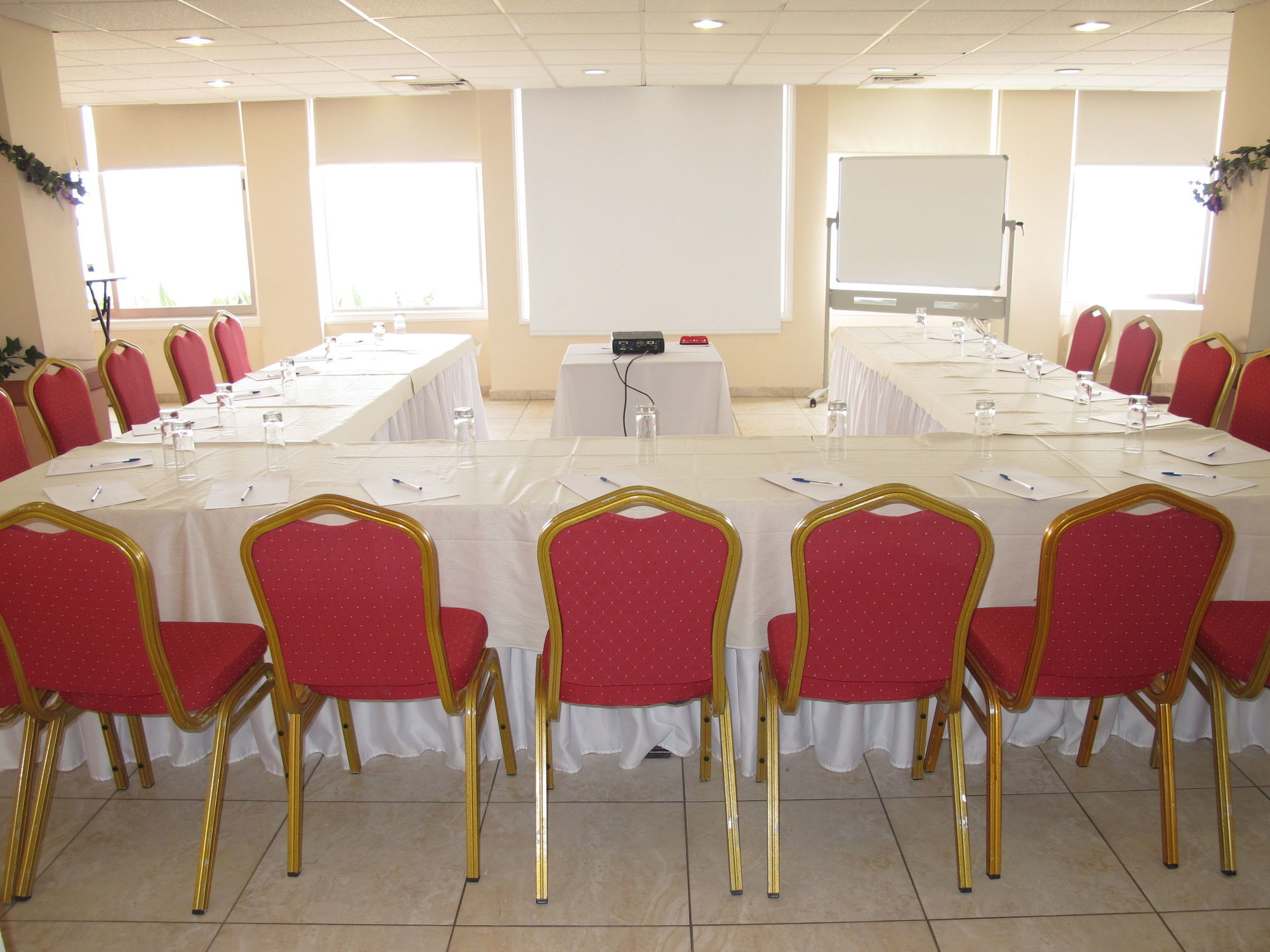 Flamingo Beach Hotel Larnaca Buitenkant foto