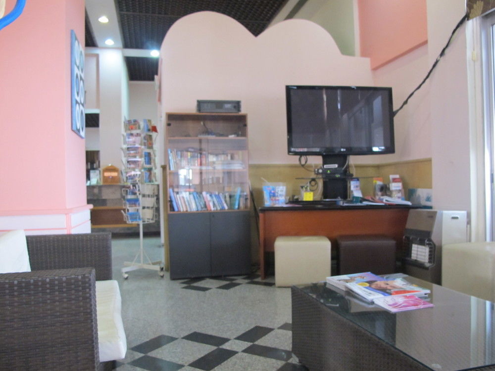 Flamingo Beach Hotel Larnaca Buitenkant foto