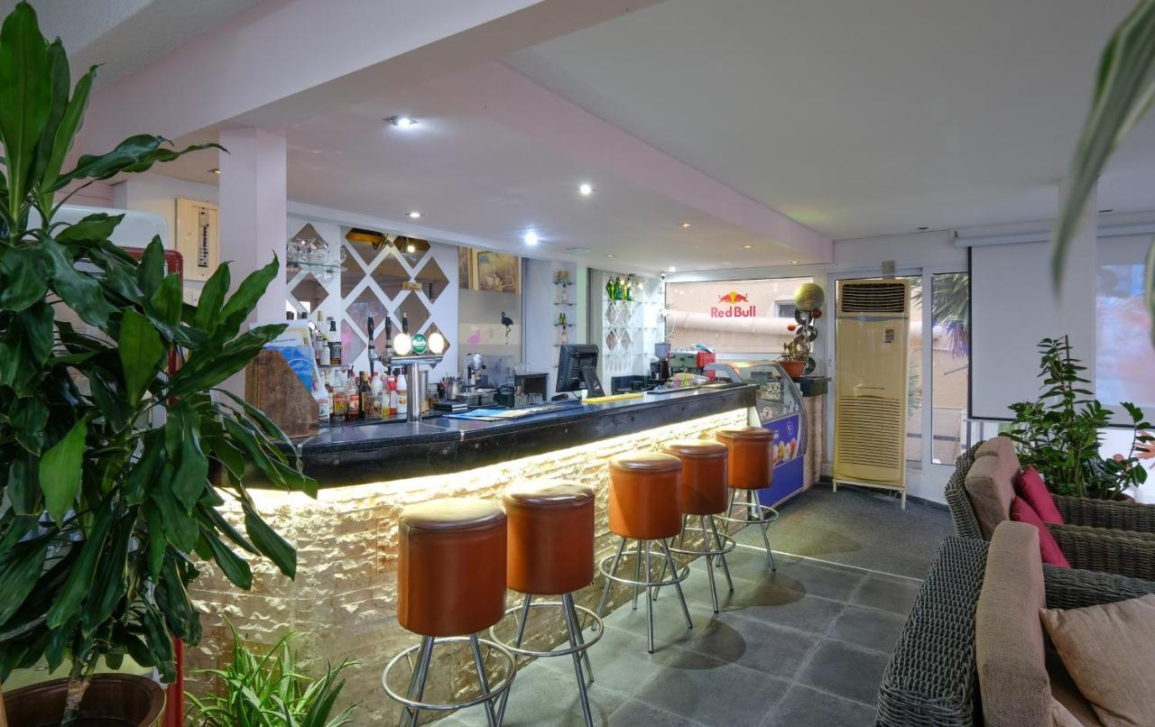 Flamingo Beach Hotel Larnaca Buitenkant foto